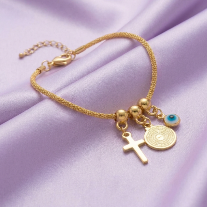 Pulseira patua com berloque dourada