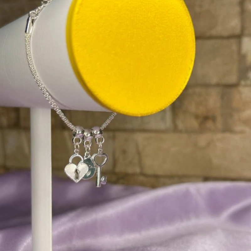 Pulseira patuá amor com berloques