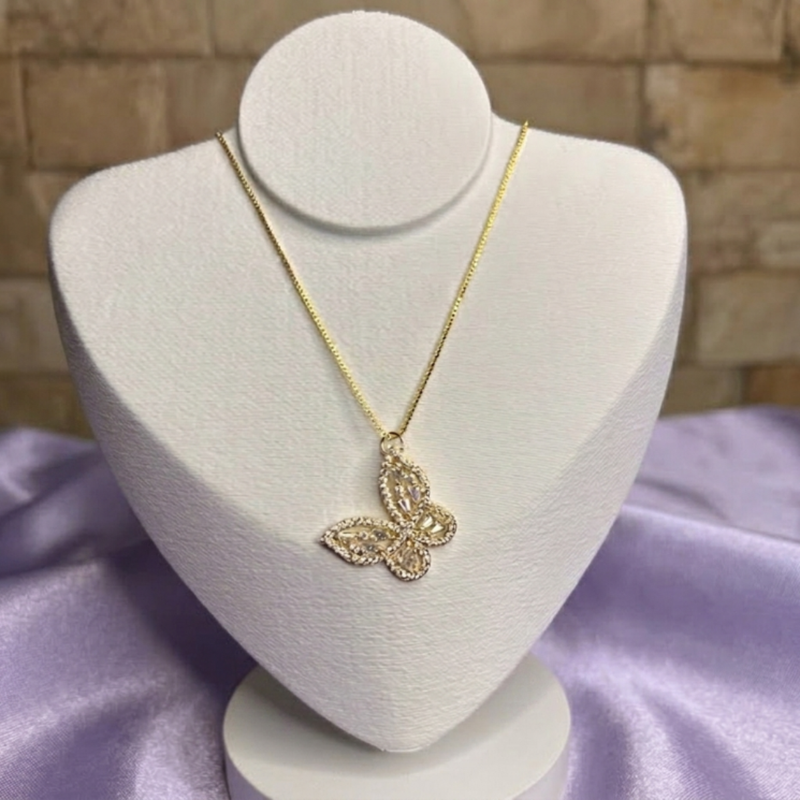 Colar borboleta cravejado dourado